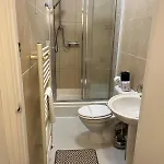 Prime Location Clifton 2 Bed Self Contained Spacious Garden *