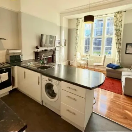 Prime Location Clifton 2 Bed Self Contained Spacious Garden * Bristol