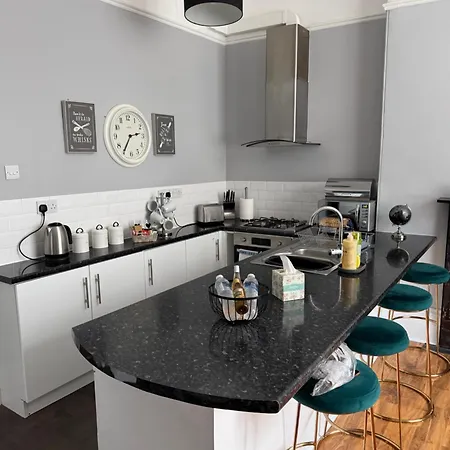 Prime Location Clifton 2 Bed Self Contained Spacious Garden * Bristol