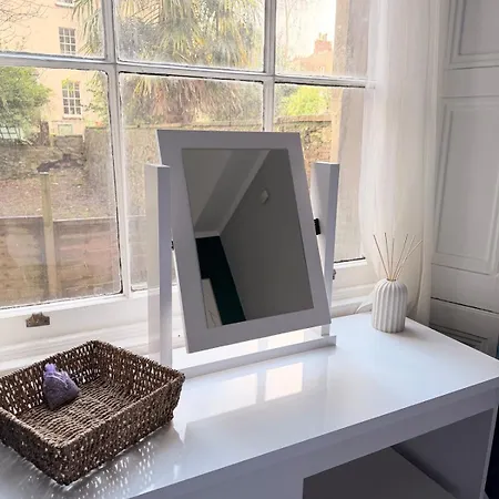 Prime Location Clifton 2 Bed Self Contained Spacious Garden * ブリストル
