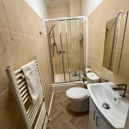 Prime Location Clifton 2 Bed Self Contained Spacious Garden * Bristol