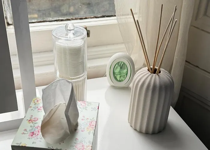 Prime Location Clifton 2 Bed Self Contained Spacious Garden 公寓