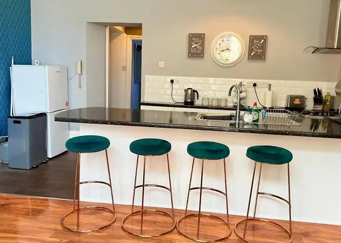 Apartament Prime Location Clifton 2 Bed Self Contained Spacious Garden