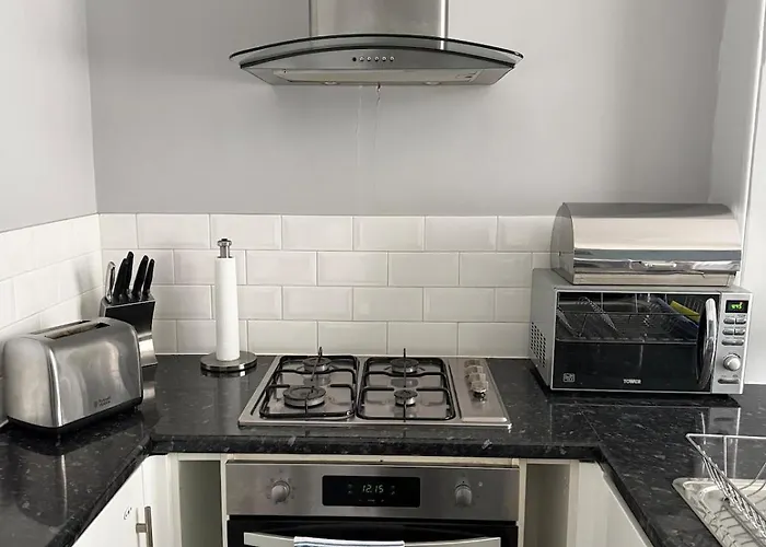 Apartament Prime Location Clifton 2 Bed Self Contained Spacious Garden *