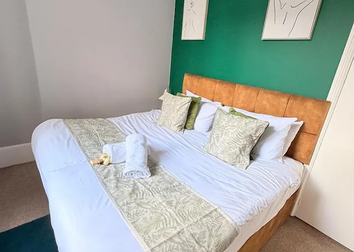 Apartament Prime Location Clifton 2 Bed Self Contained Spacious Garden